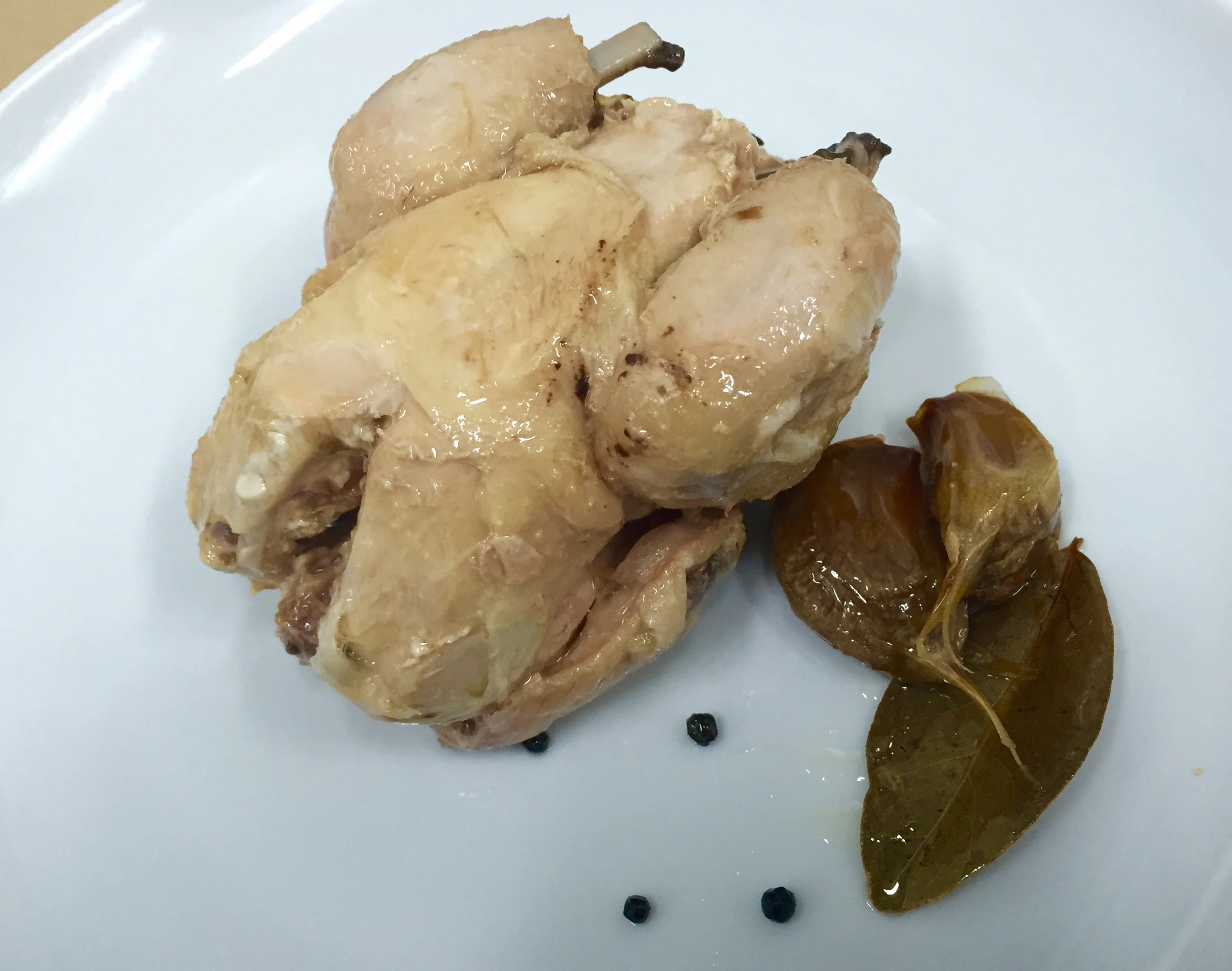 Pollito picantón en escabeche.